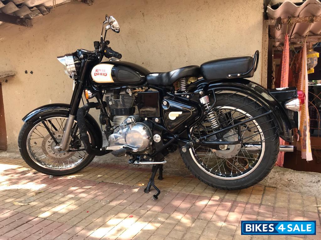 Black Royal Enfield Classic 350