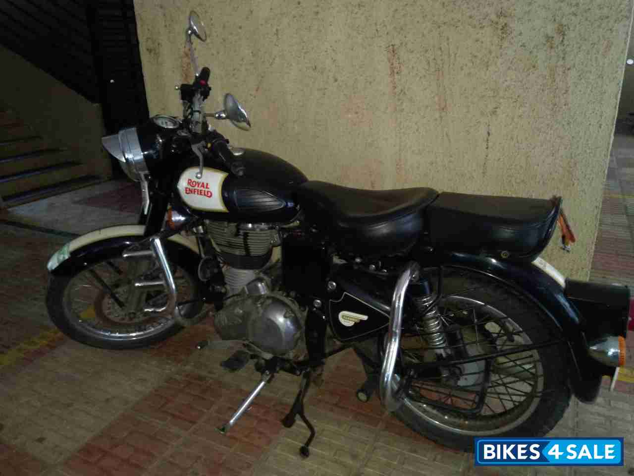 Black Royal Enfield Classic 500 Black Royal Enfield Classic 500