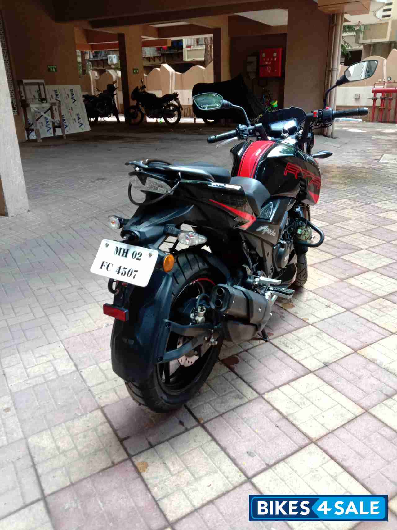 TVS Apache RTR 200 4V Race Edition 2.0 TVS Apache RTR 200 4V Race Edition 2.0