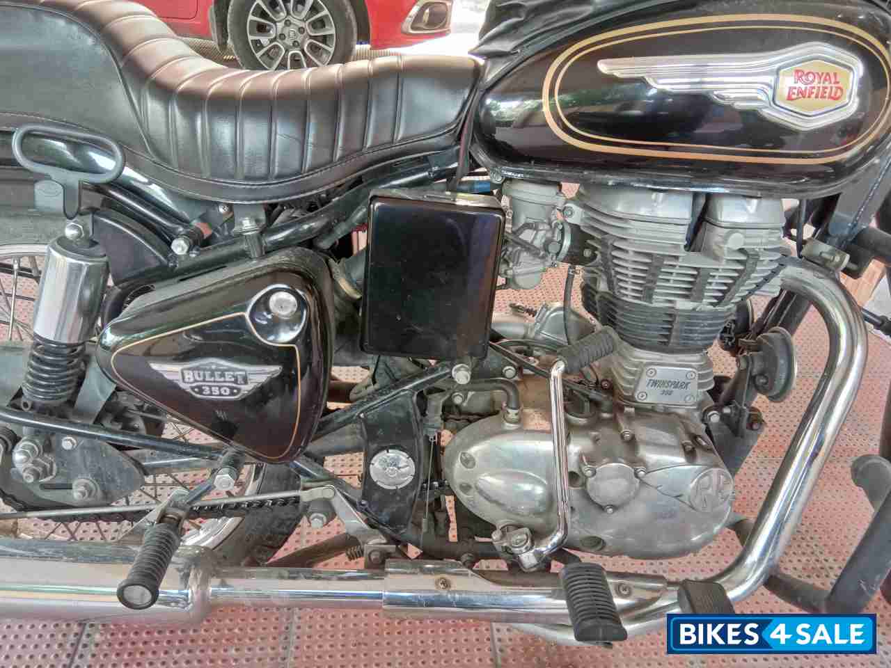 Black Royal Enfield Bullet Standard 350