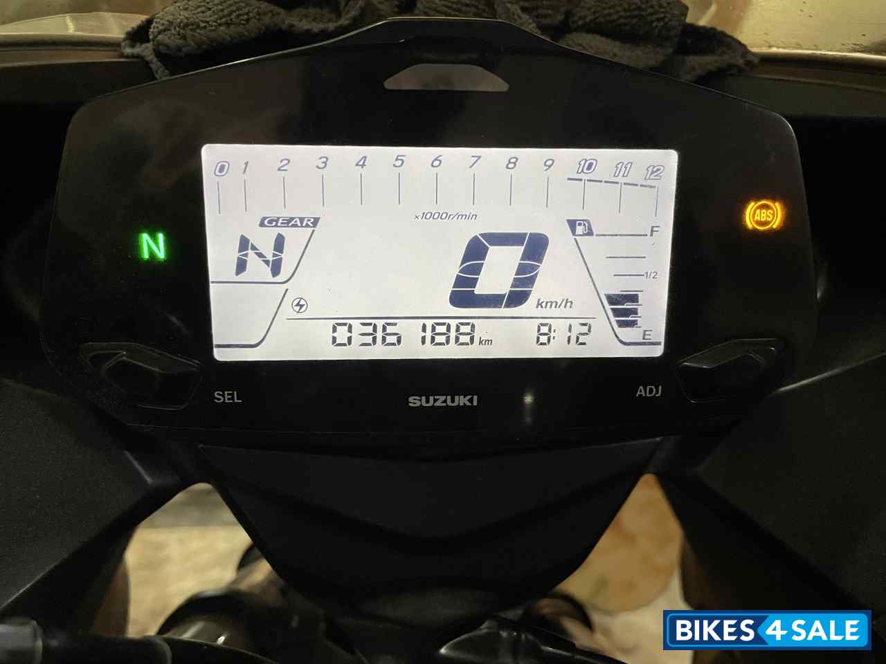 Glossy Sparkle Black Suzuki Gixxer SF Fi