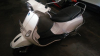 White Vespa SXL 150