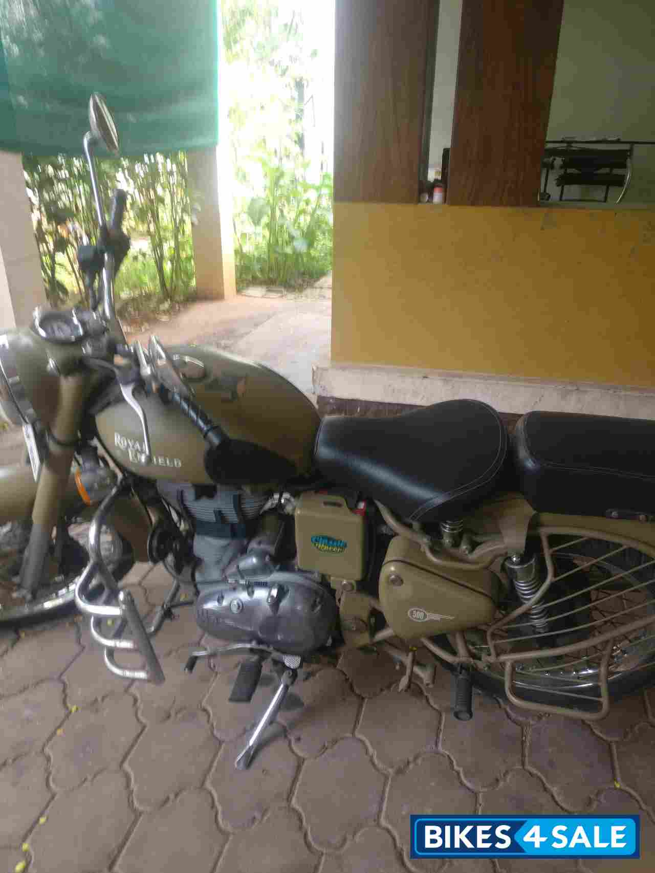 Sand Royal Enfield Classic Desert Storm