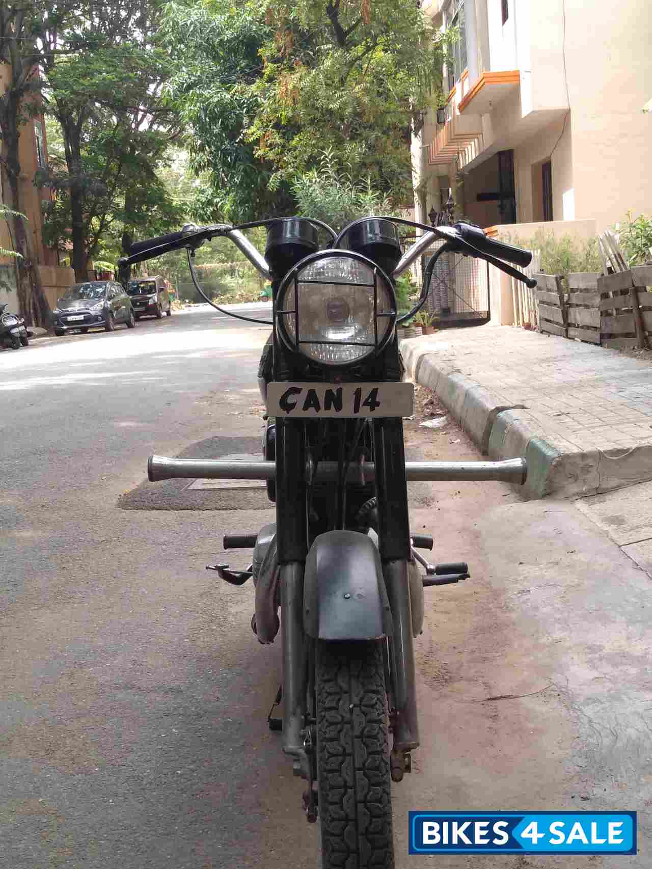 Black Ideal Jawa Yezdi Classic