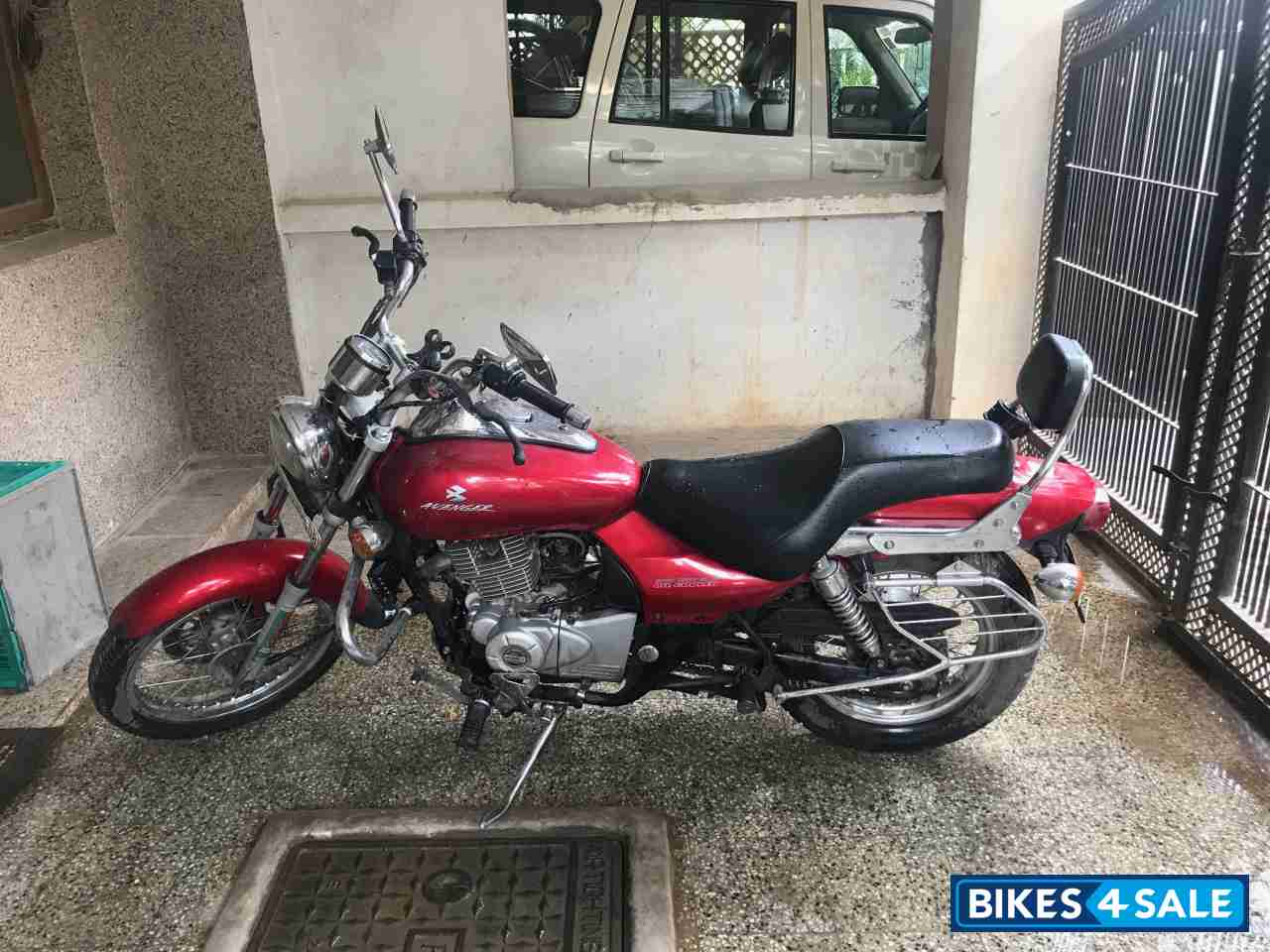 Bajaj Avenger 220 DTS-i