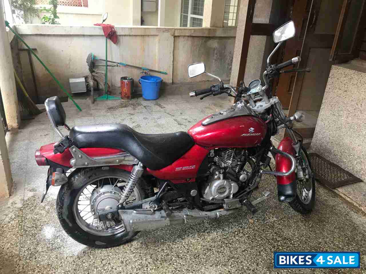 Bajaj Avenger 220 DTS-i Bajaj Avenger 220 DTS-i