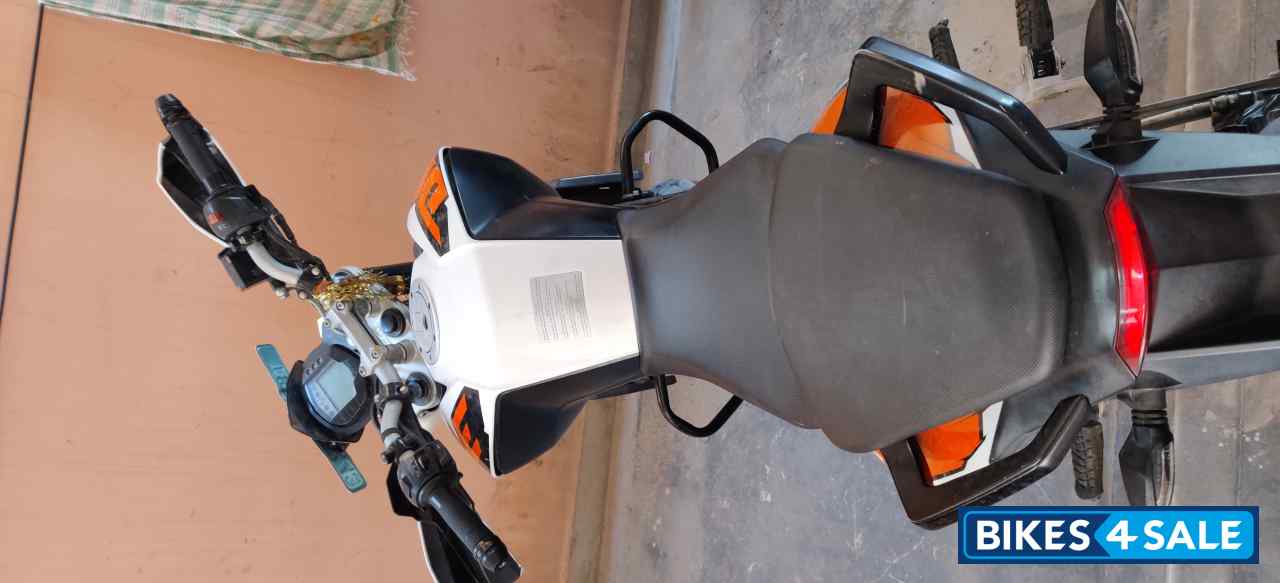 Orange White KTM Duke 200