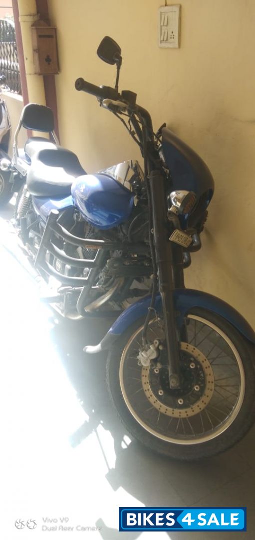 Plasma Blue Bajaj Avenger 220 DTS-i