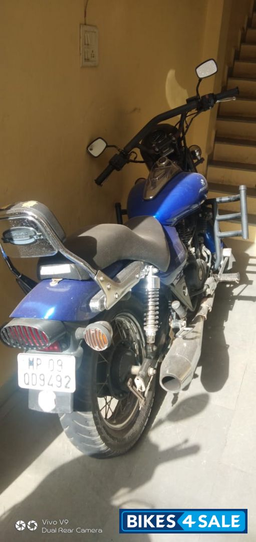 Plasma Blue Bajaj Avenger 220 DTS-i