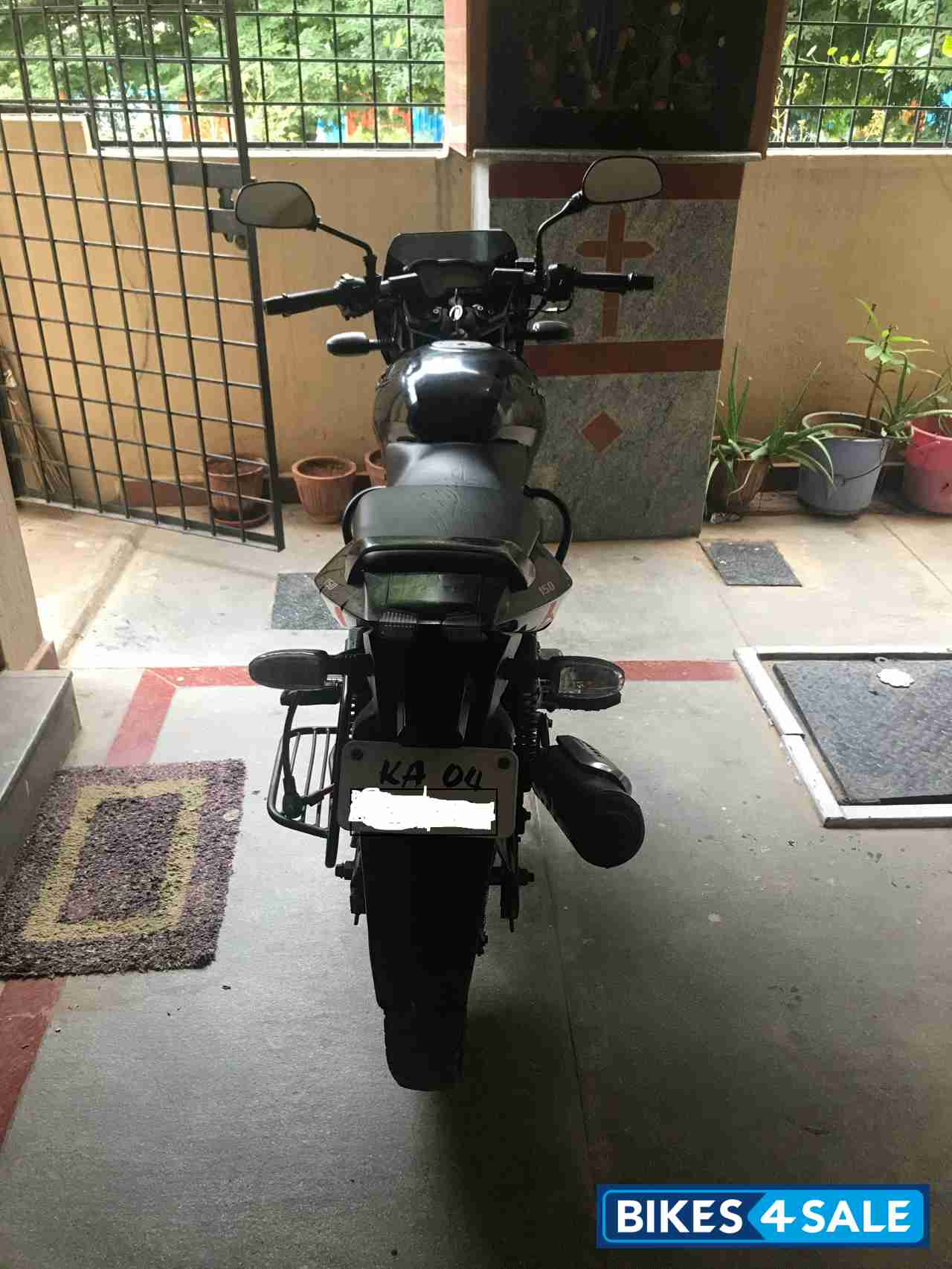Black Bajaj Pulsar 150 DTSi