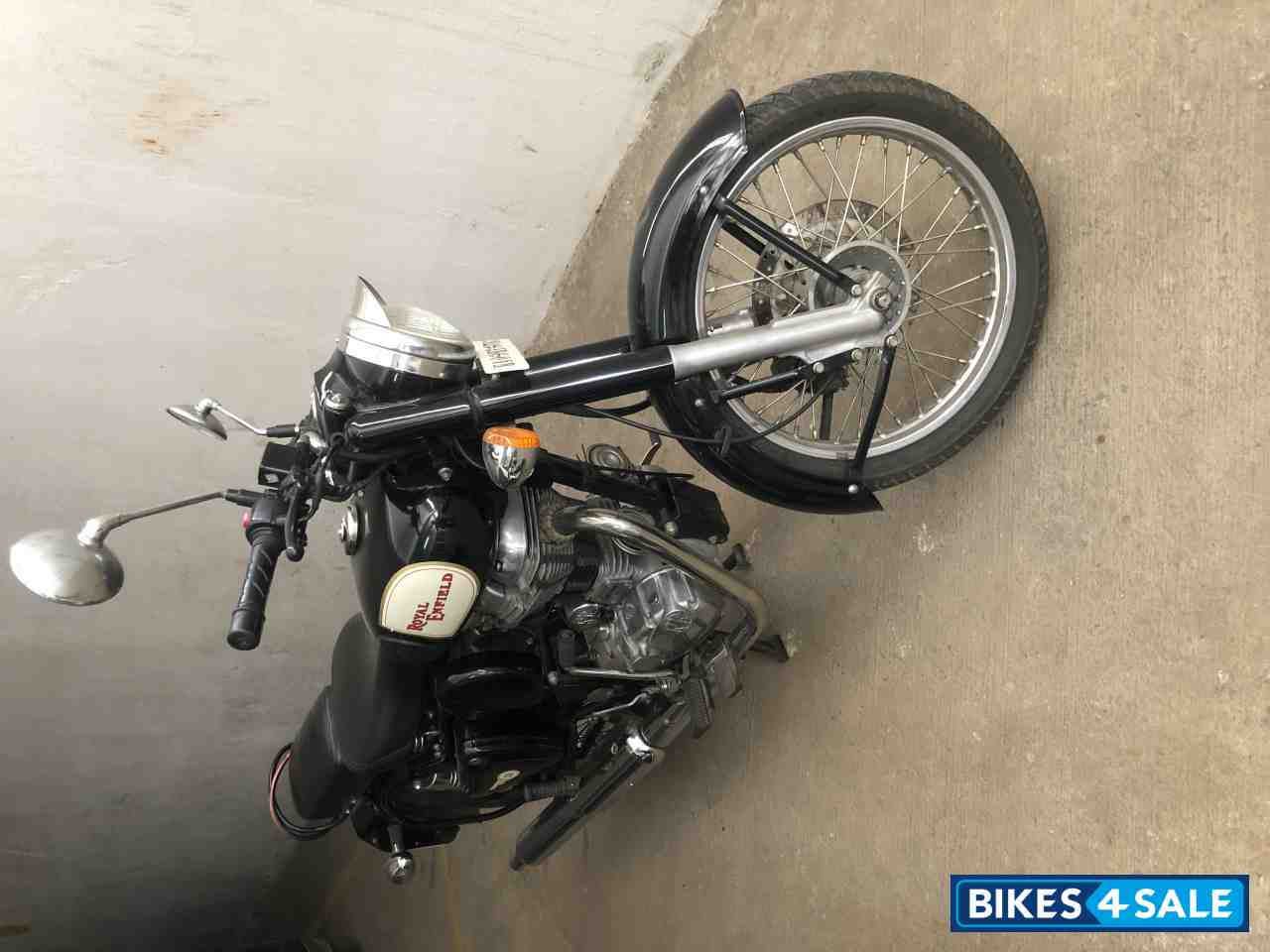 Black Royal Enfield Classic 350 Black Royal Enfield Classic 350