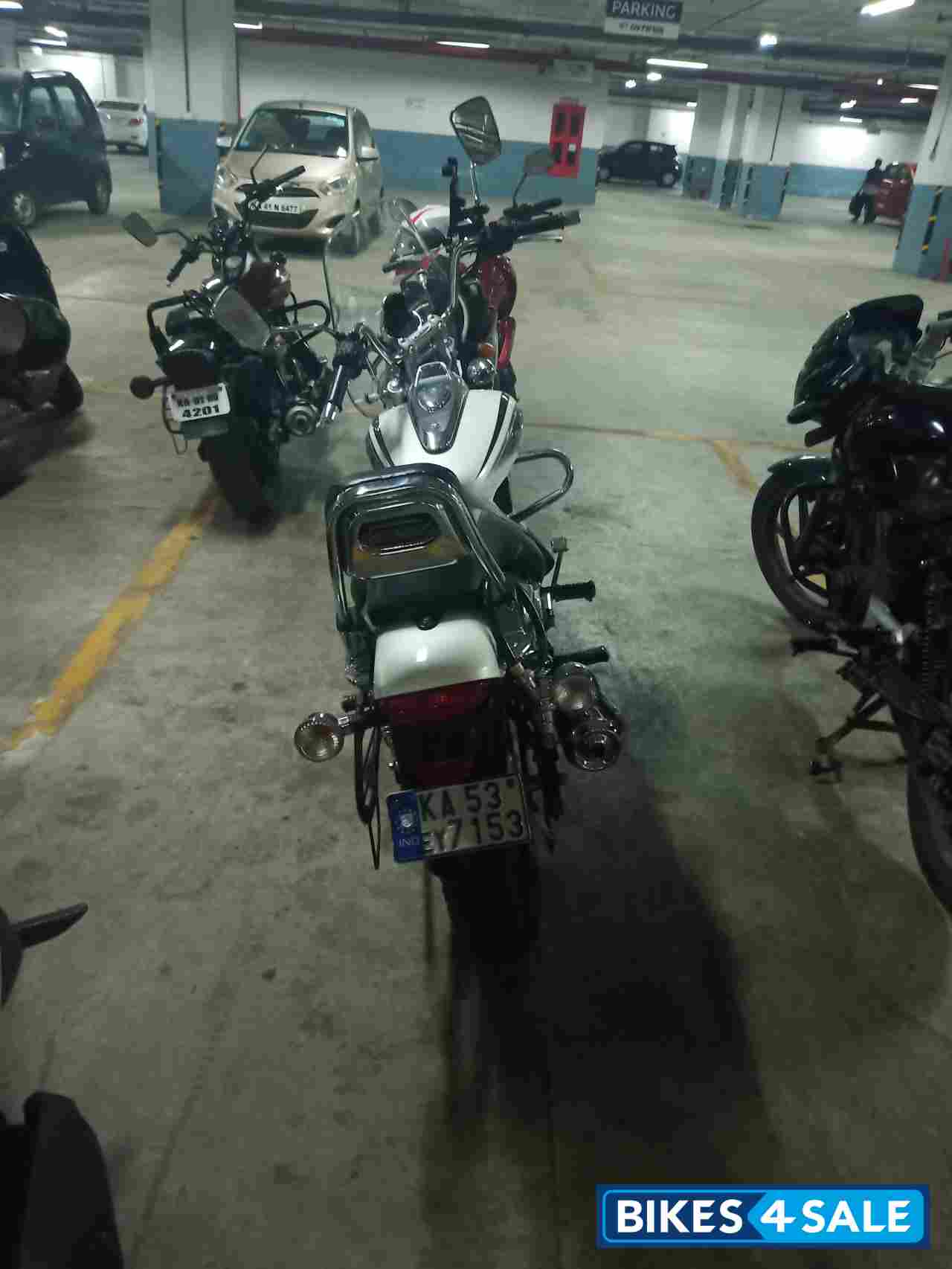 Bajaj Avenger Cruise 220 Bajaj Avenger Cruise 220