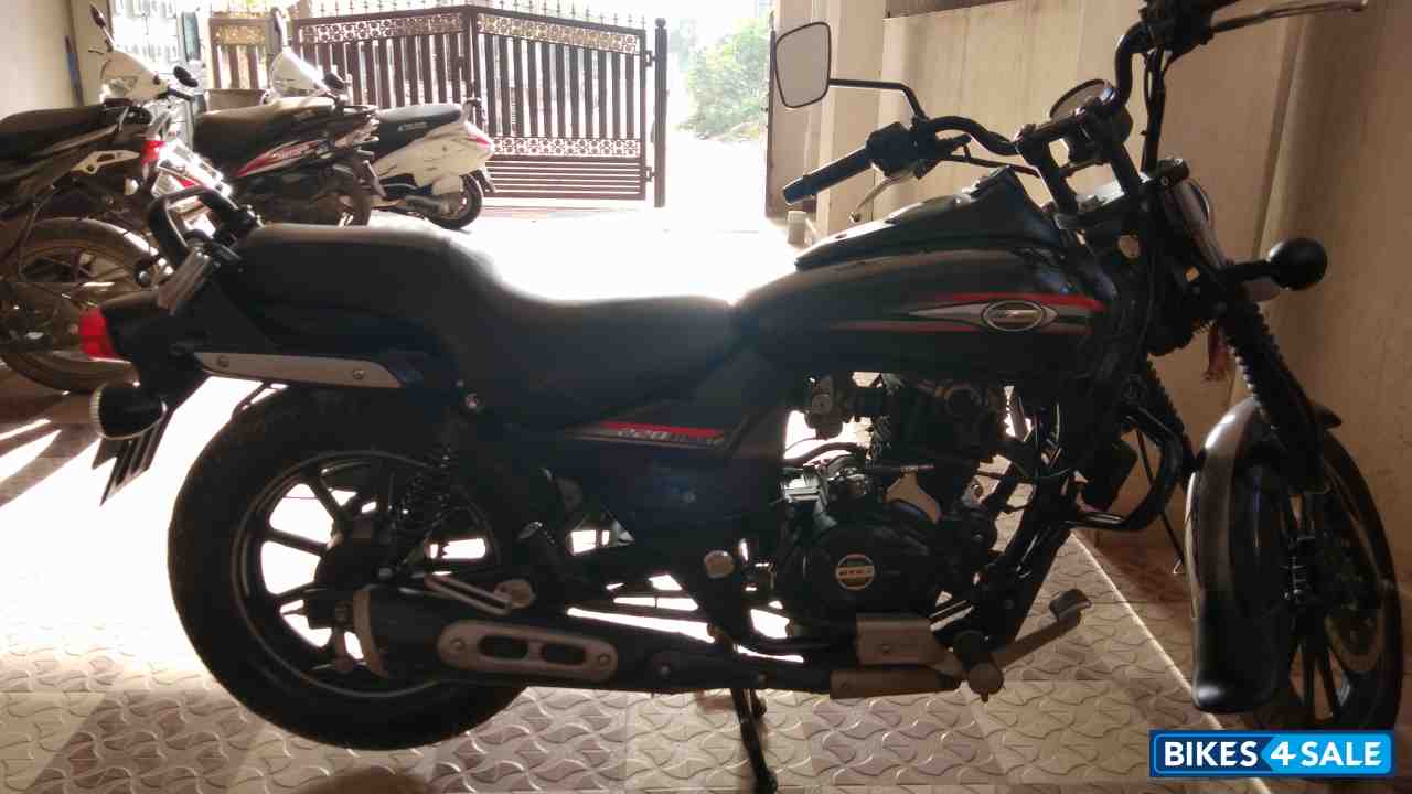 Black Bajaj Avenger Street 220