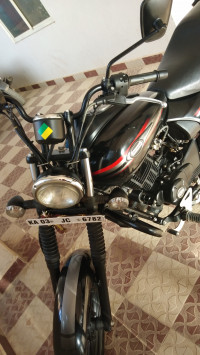 Black Bajaj Avenger Street 220