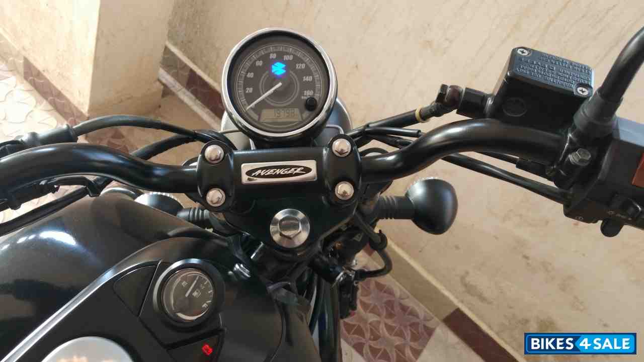 Black Bajaj Avenger Street 220