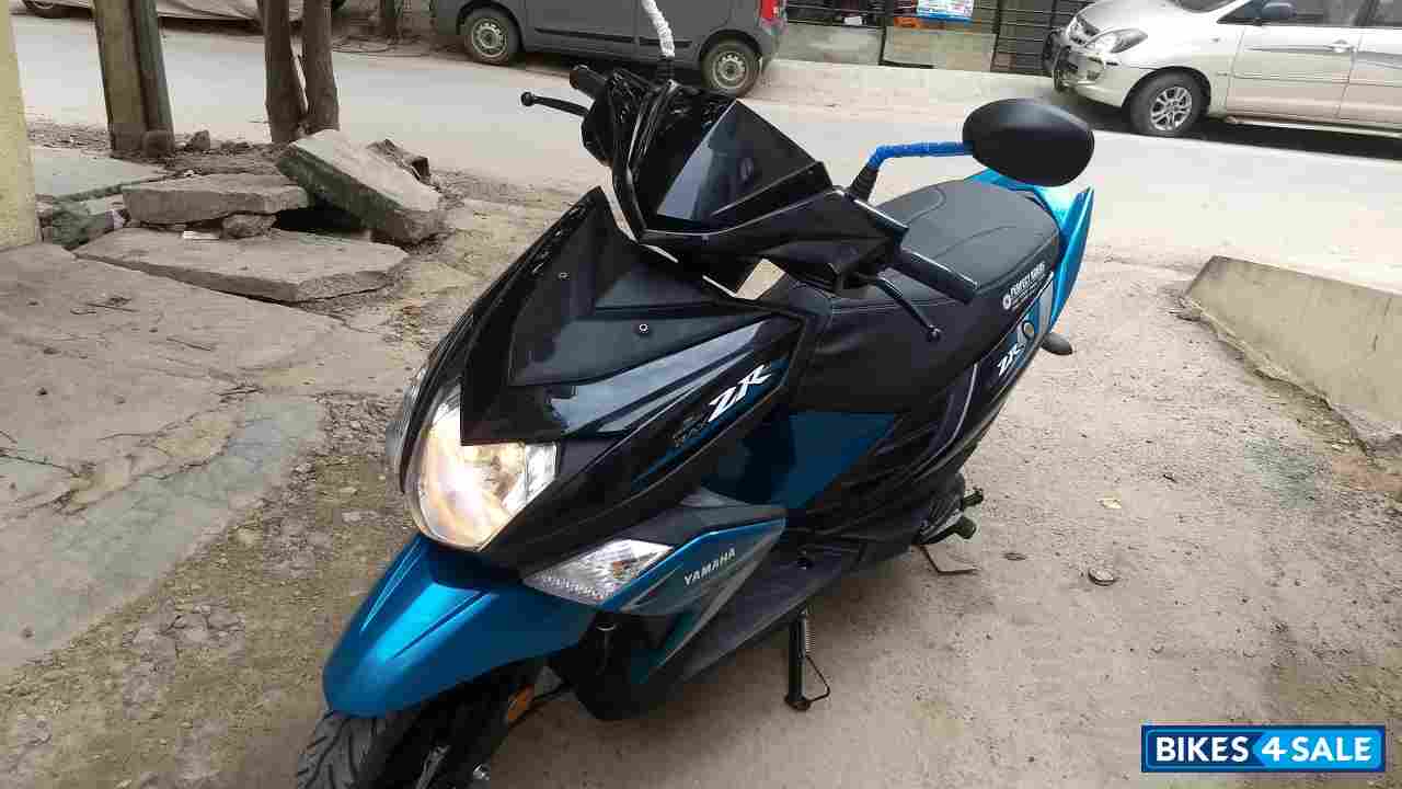 Black N Blue Yamaha Cygnus Ray ZR