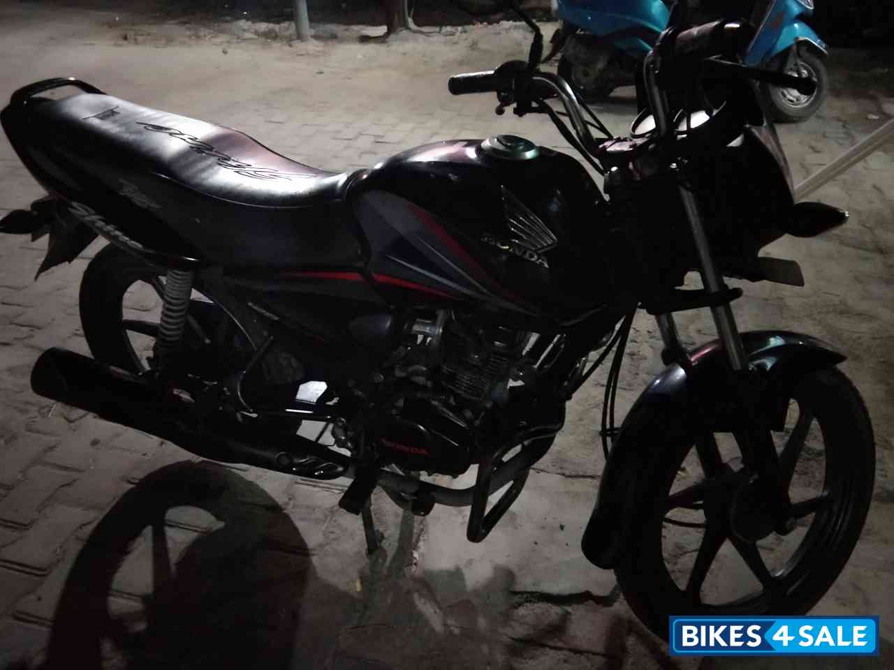 Black Honda Shine