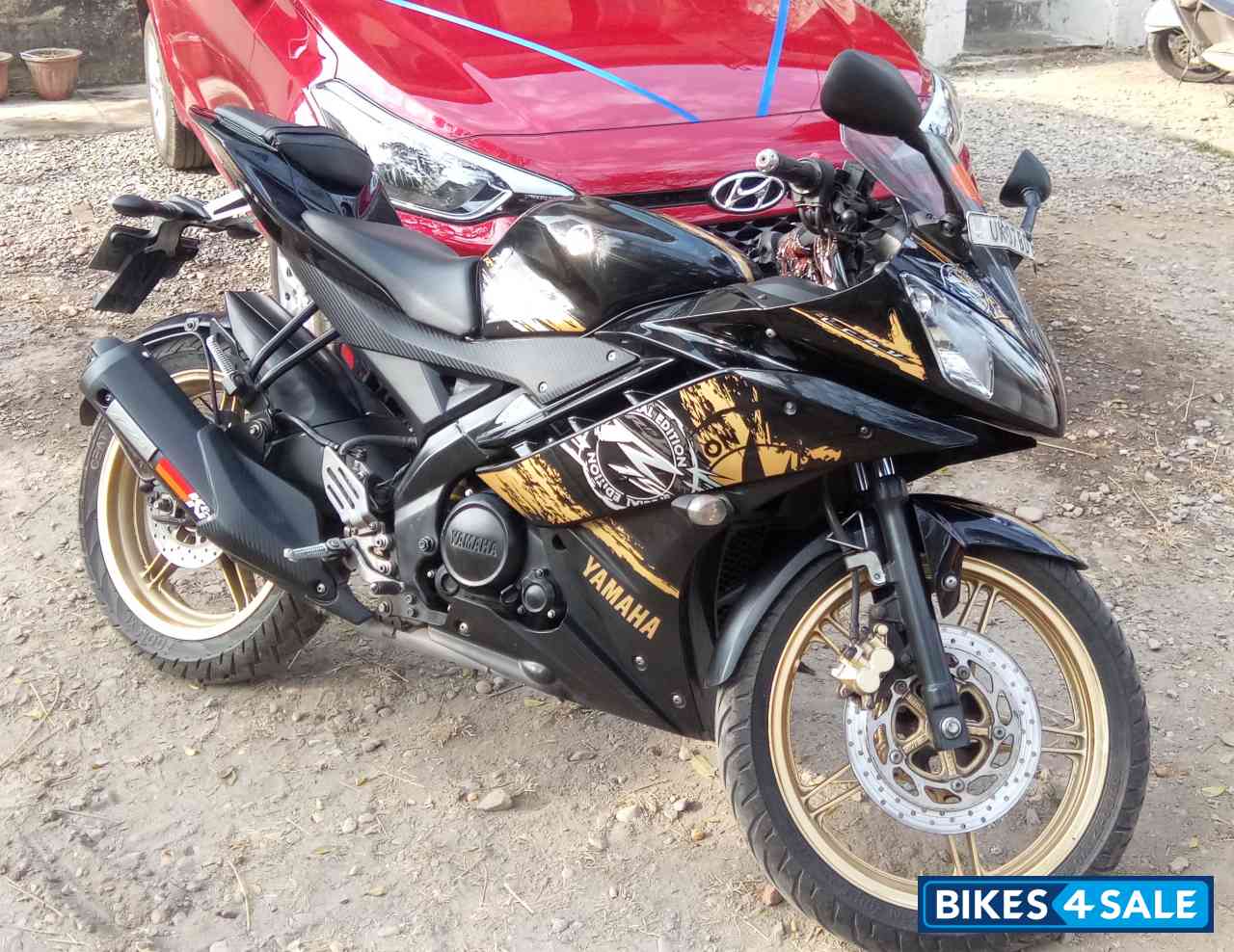 Black And Golden Limited Editi Yamaha YZF R15 V2