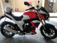White And Red Mahindra Mojo XT 300