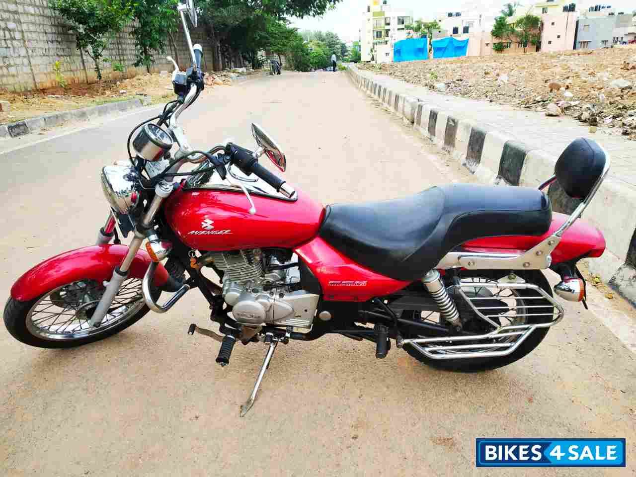 Bajaj Avenger 220 DTS-i