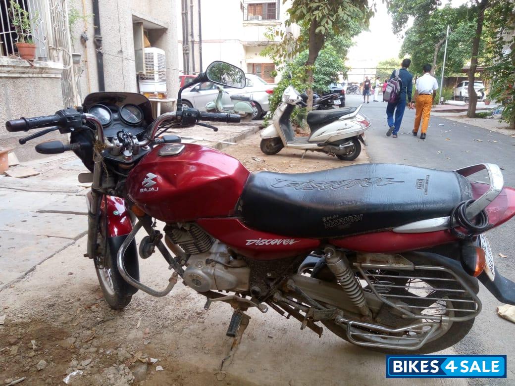Red Bajaj Discover 125