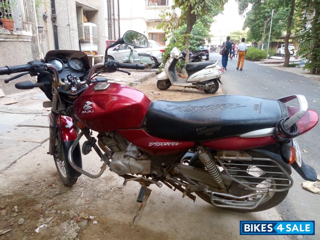 Red Bajaj Discover 125