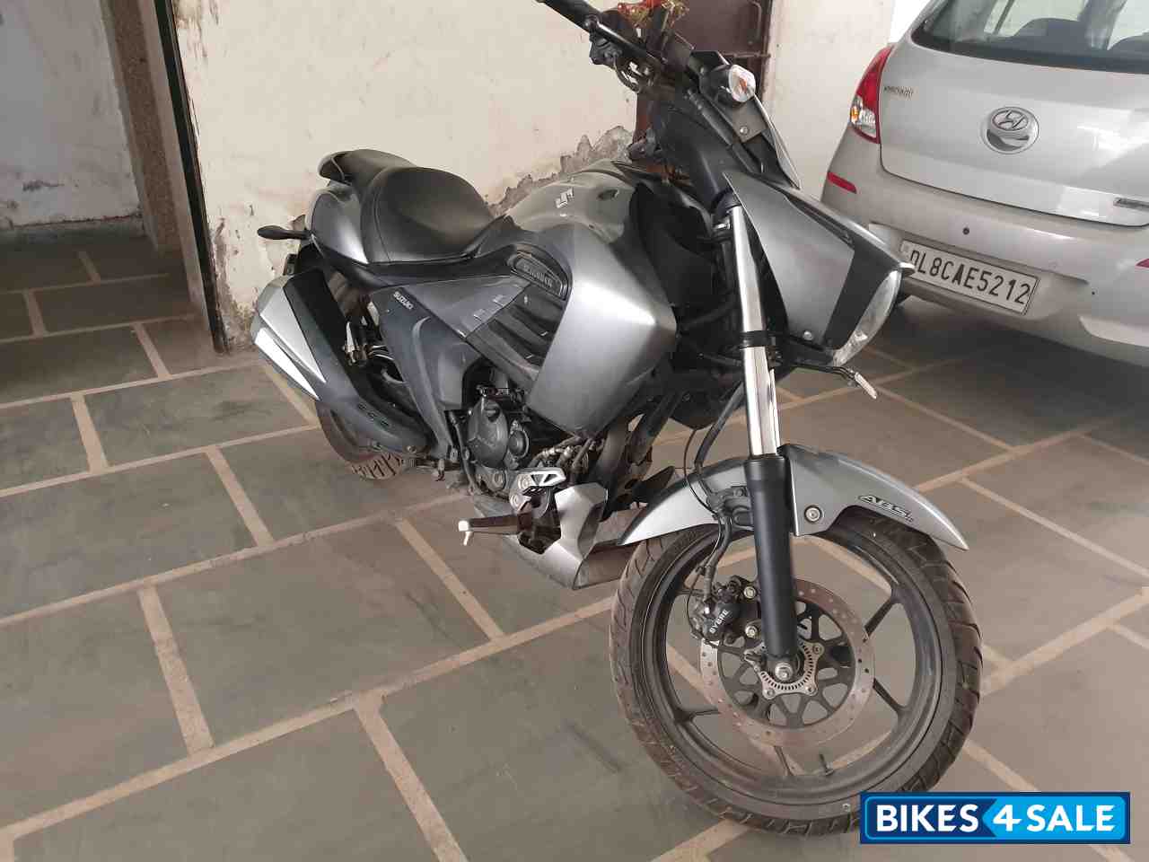 Grey Suzuki Intruder 150