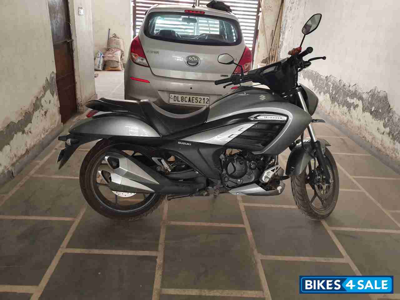 Grey Suzuki Intruder 150