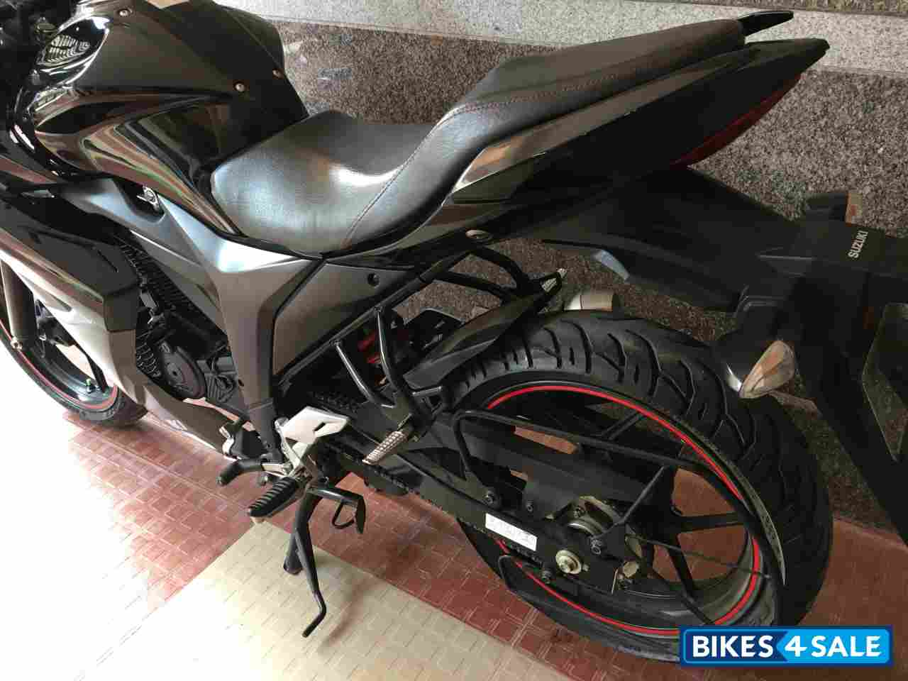 Black Suzuki Gixxer SF