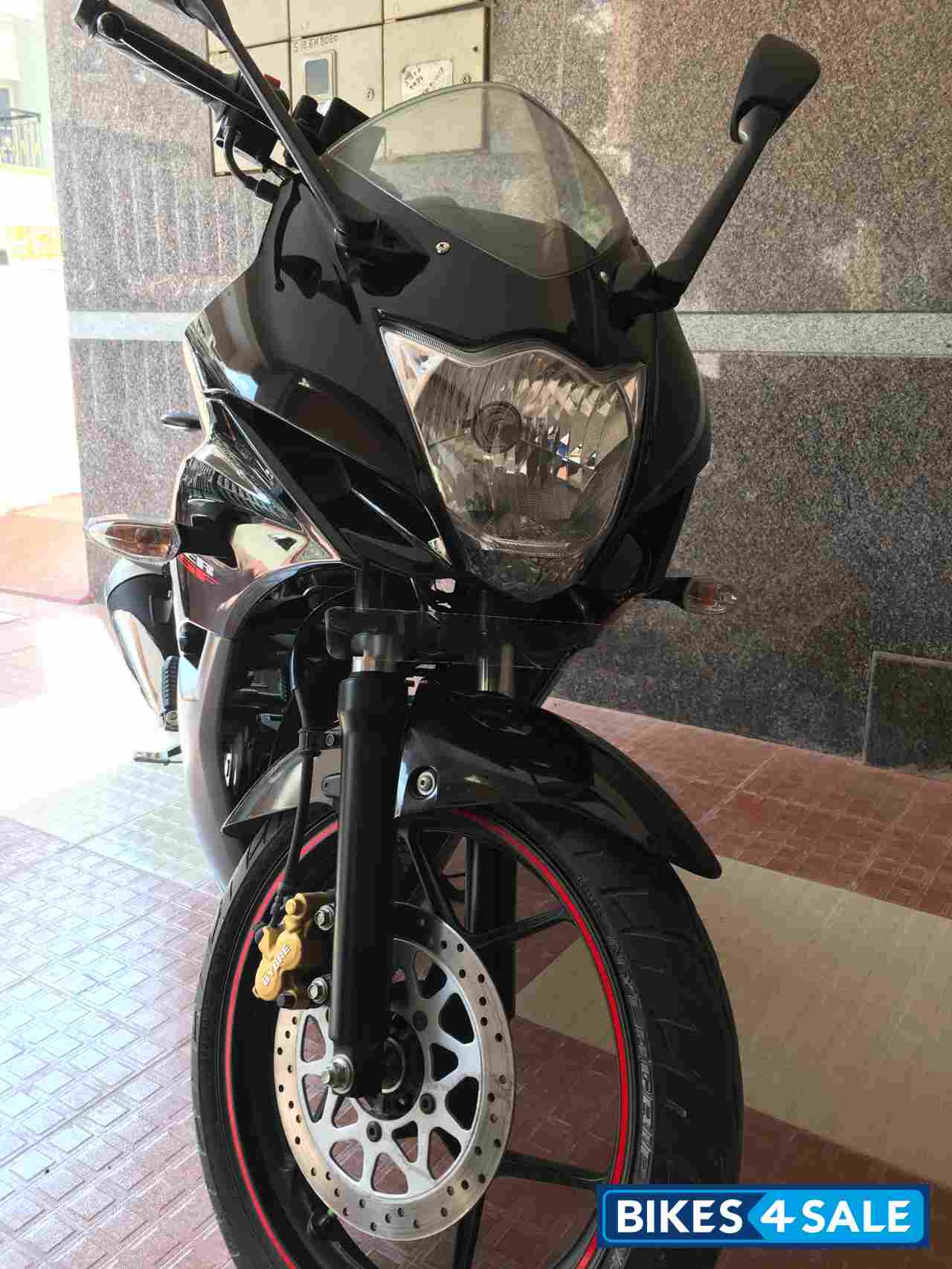 Black Suzuki Gixxer SF