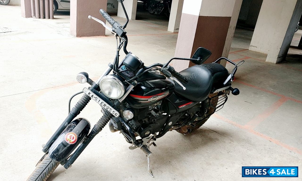 Bajaj Avenger
