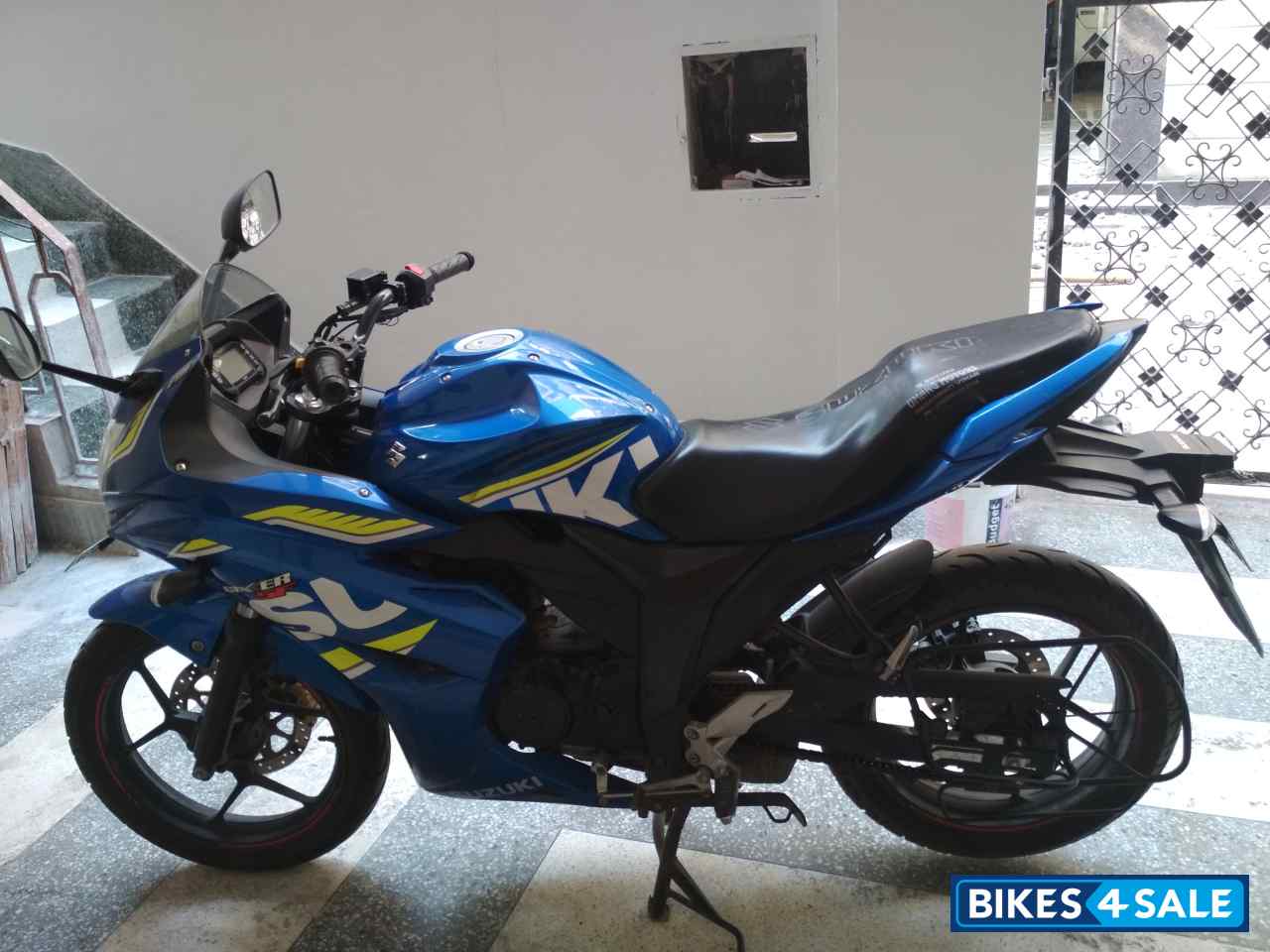 Suzuki Gixxer SF Fi