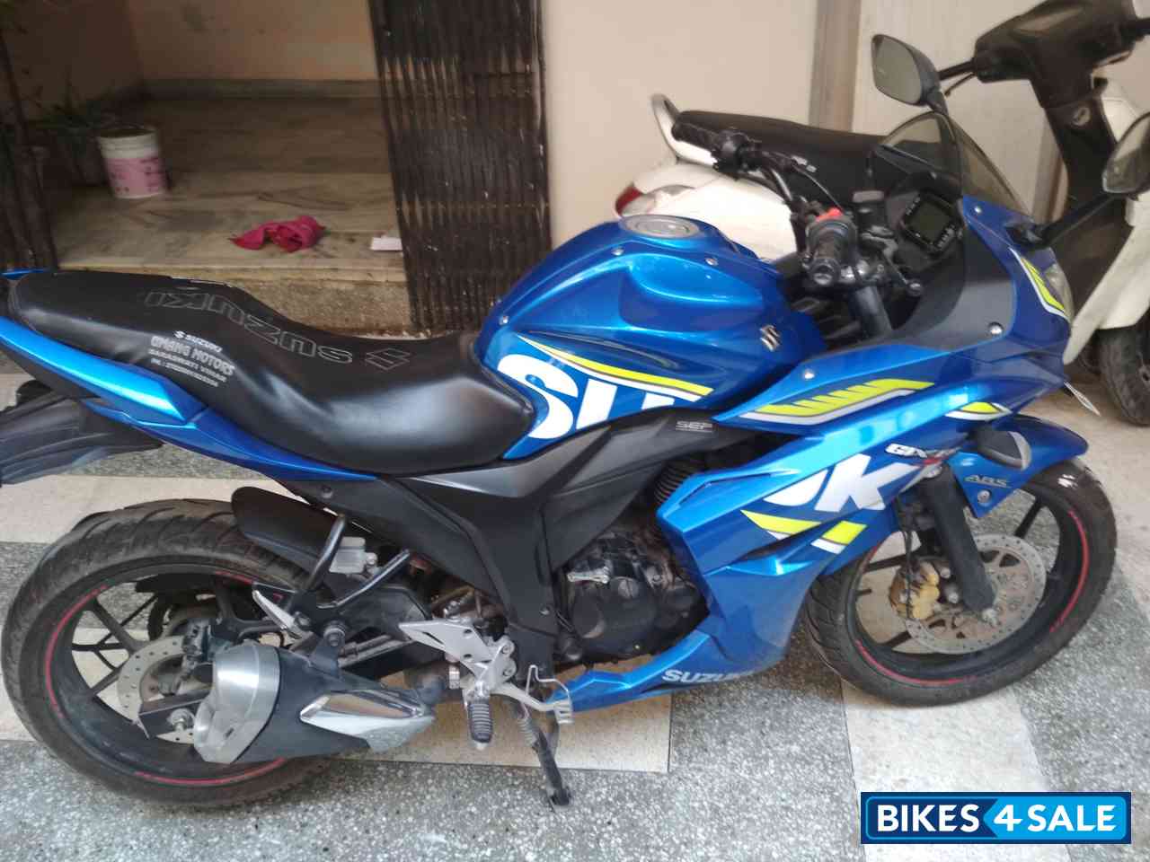 Suzuki Gixxer SF Fi