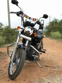 Black Royal Enfield Thunderbird 500