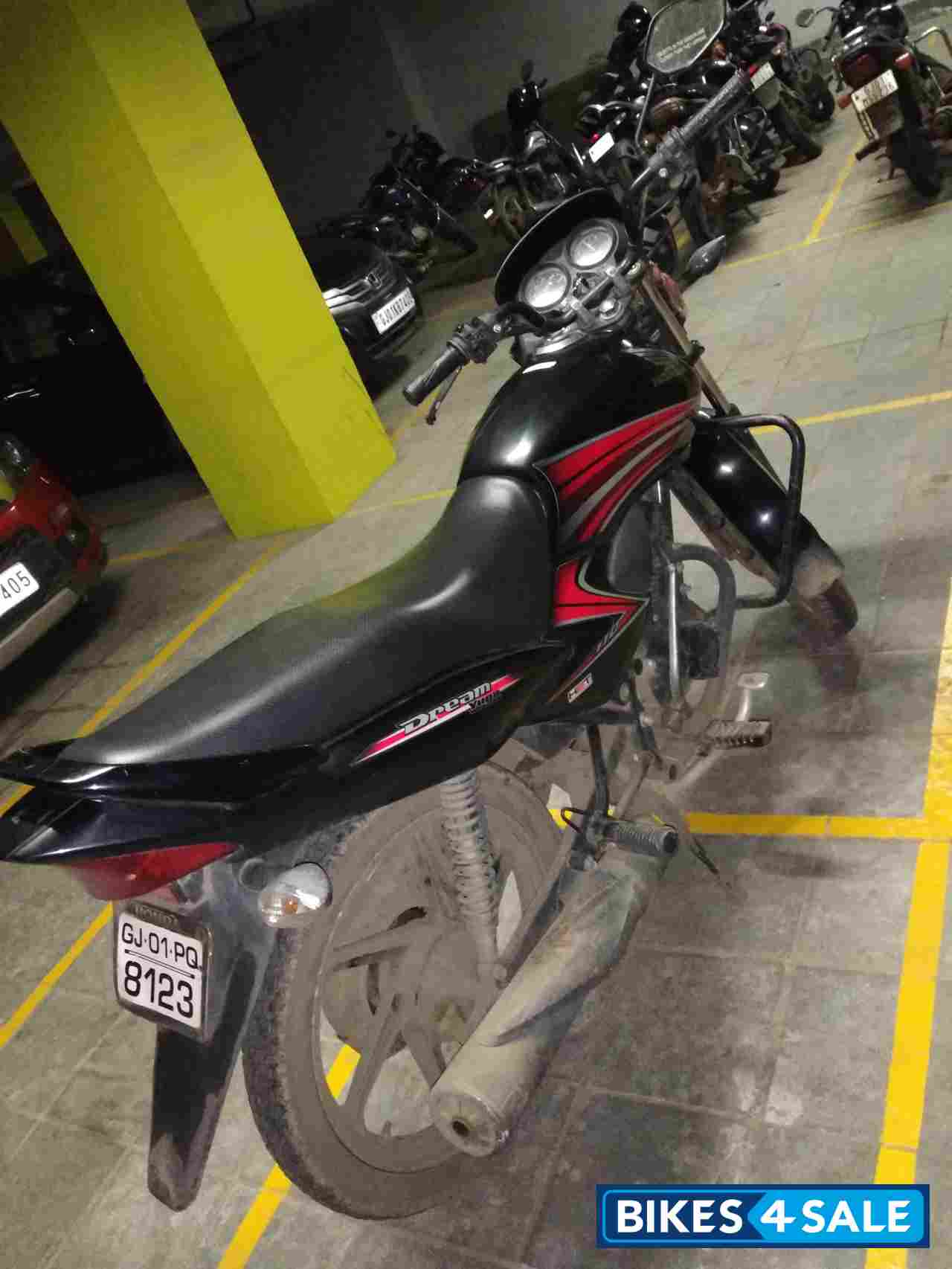 Black Honda Dream Yuga