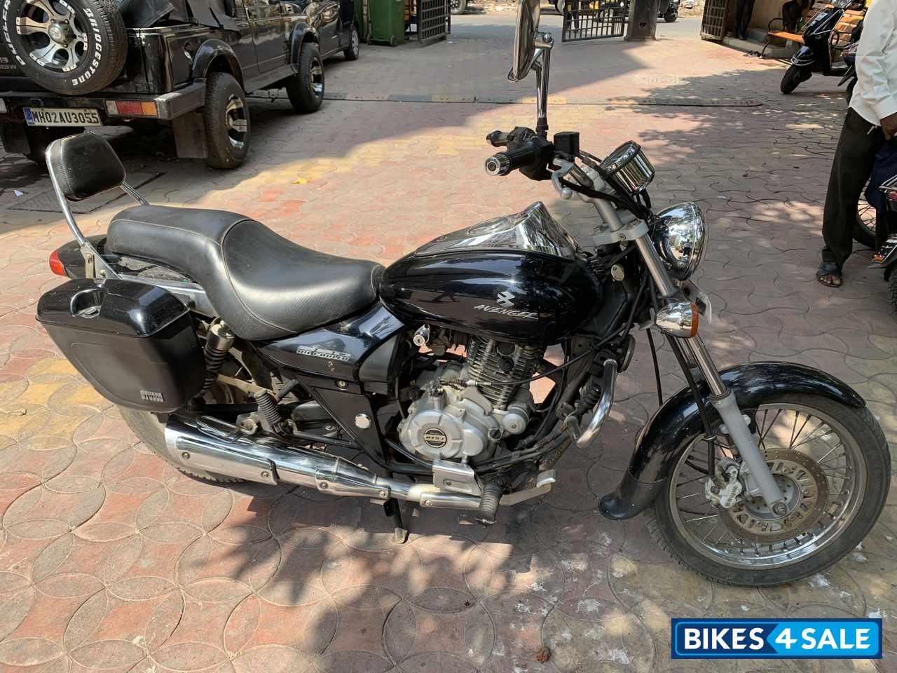 Bajaj Avenger 220 DTS-i