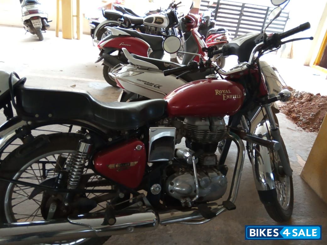 Red Royal Enfield Bullet Electra Twinspark