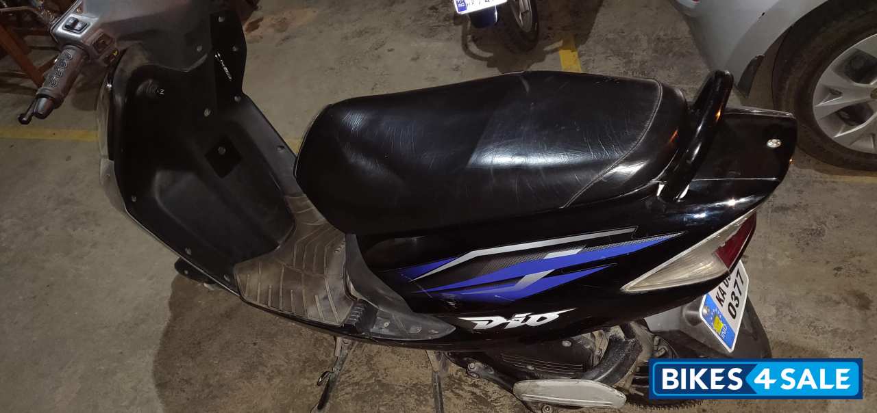 Black Honda Dio