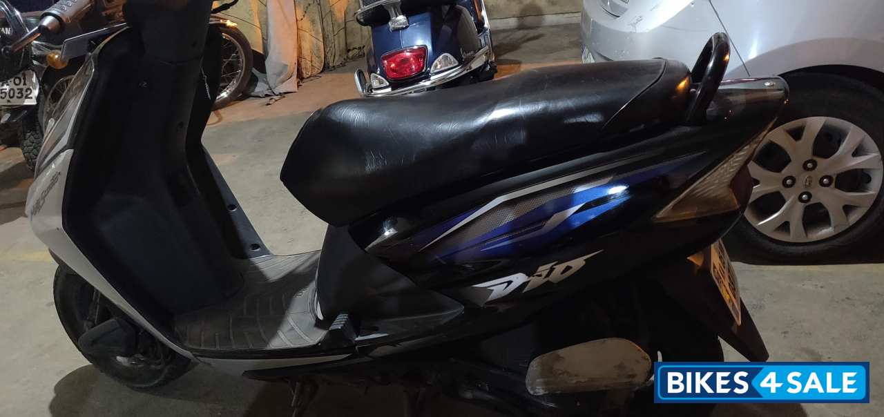 Black Honda Dio