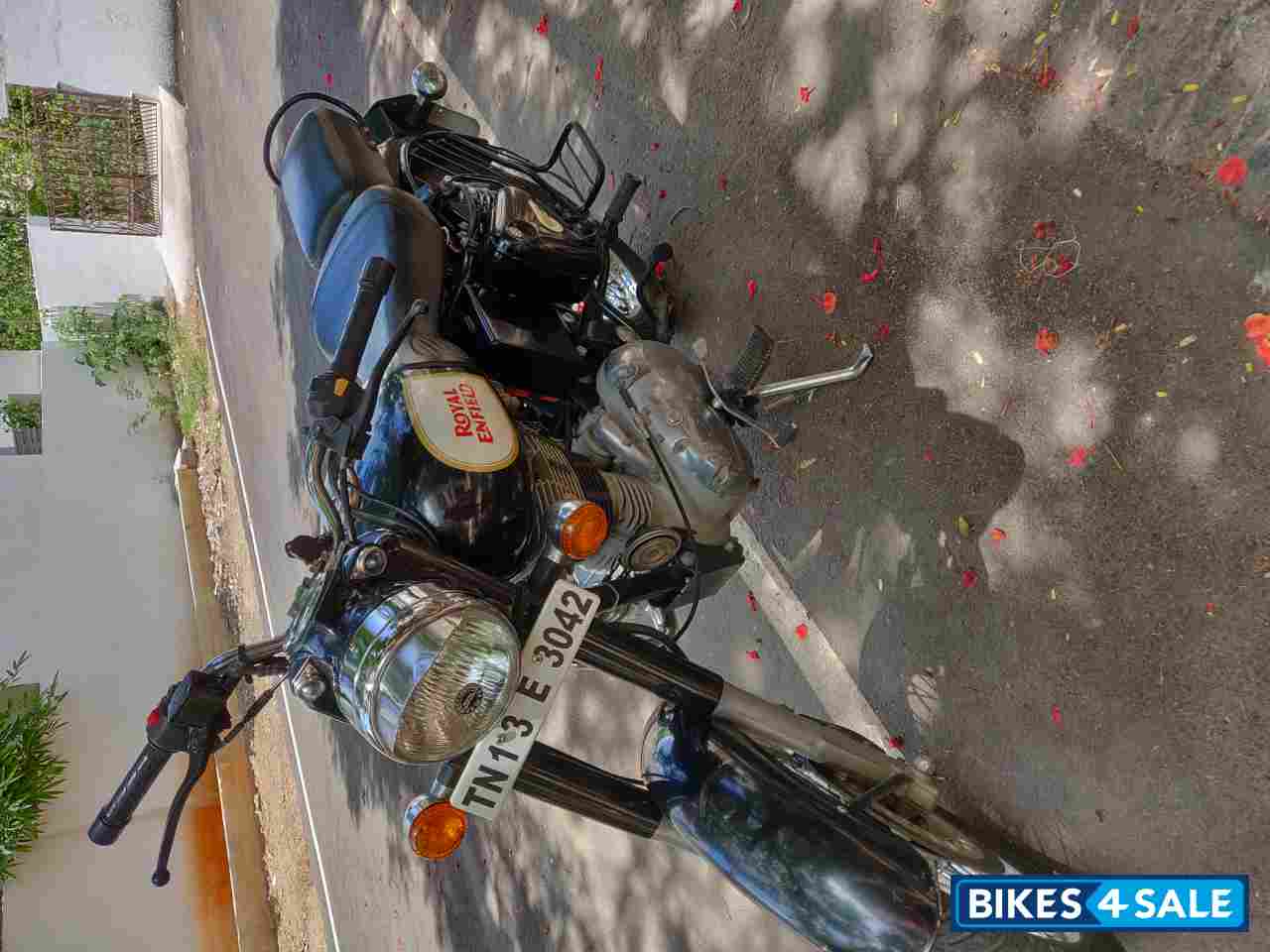 Black Royal Enfield Classic 350 Black Royal Enfield Classic 350