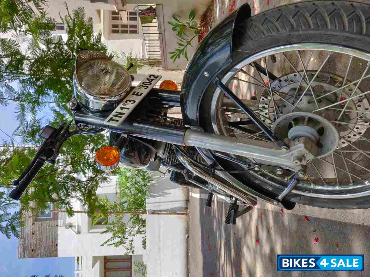 Black Royal Enfield Classic 350 Black Royal Enfield Classic 350