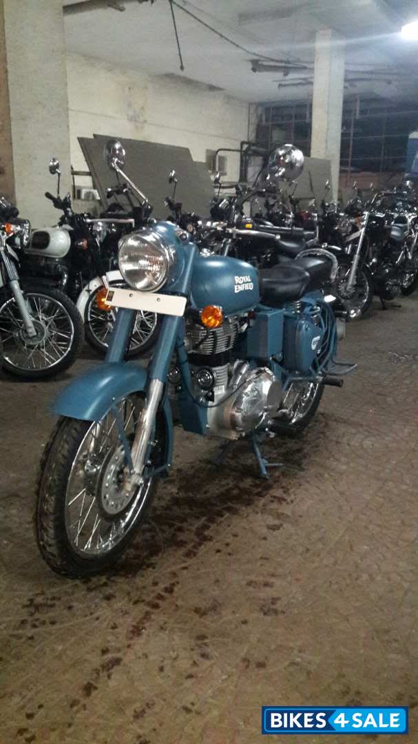 Squardon Blue Royal Enfield Classic Squadron Blue