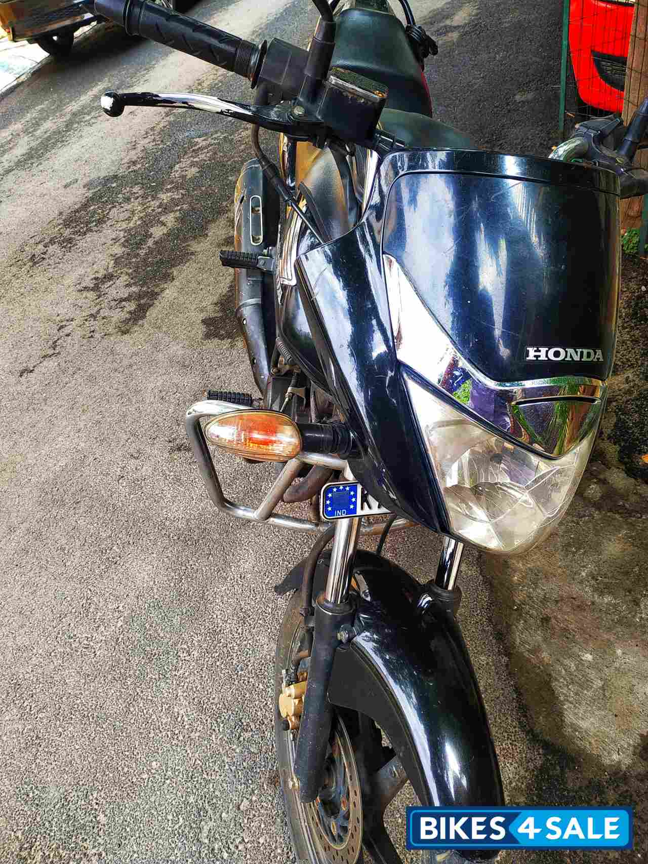 Black Honda CB Unicorn