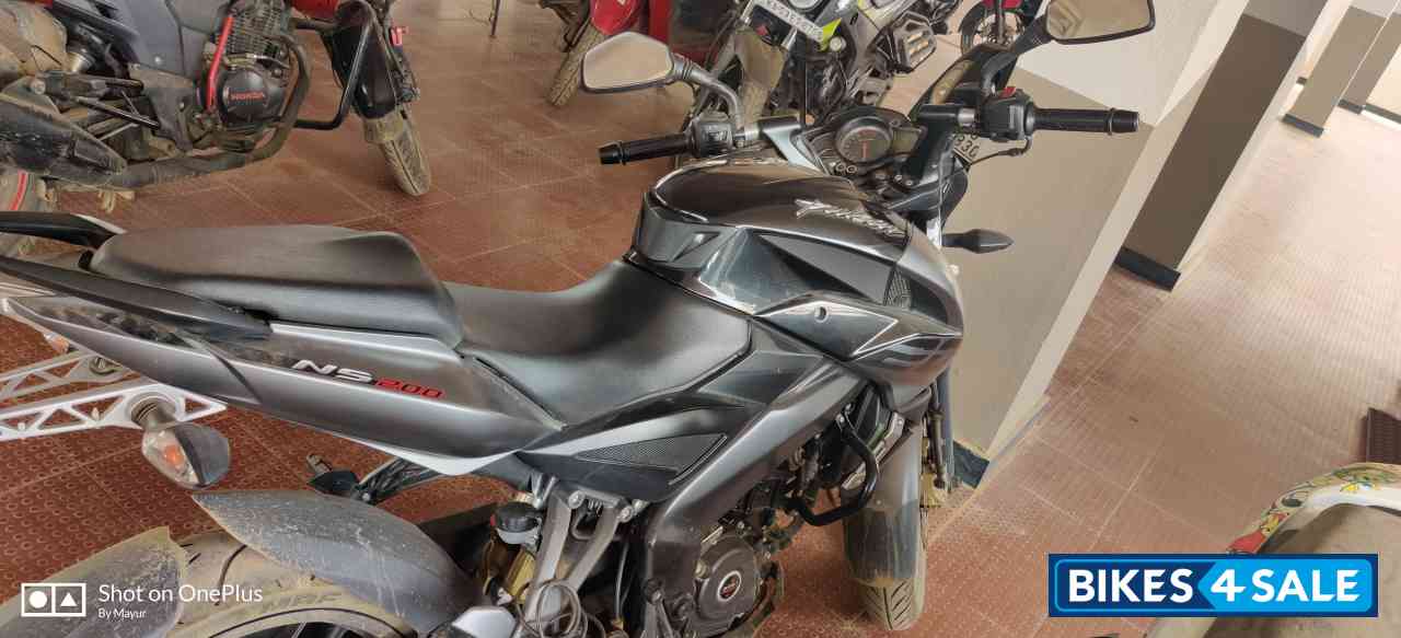 Bajaj Pulsar 200 NS