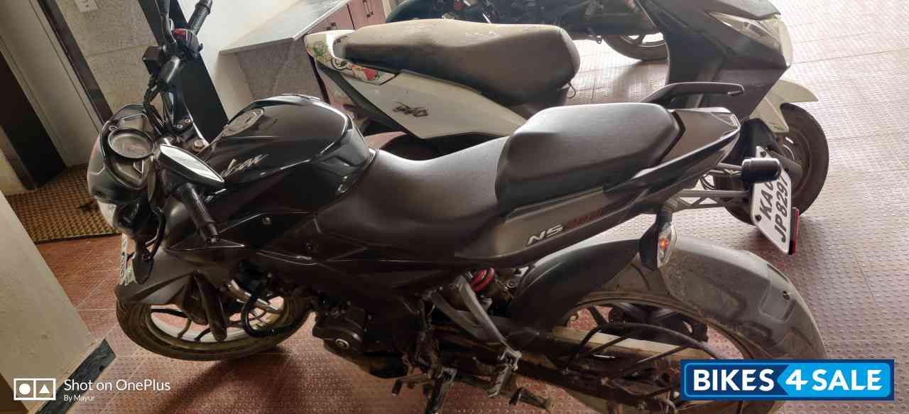 Bajaj Pulsar 200 NS