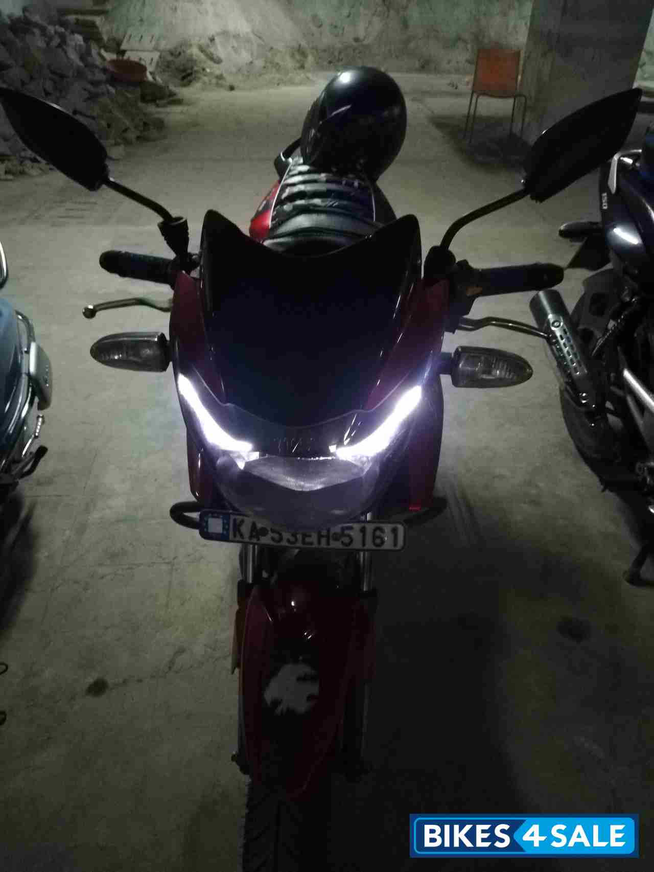 Red TVS Apache RTR 160