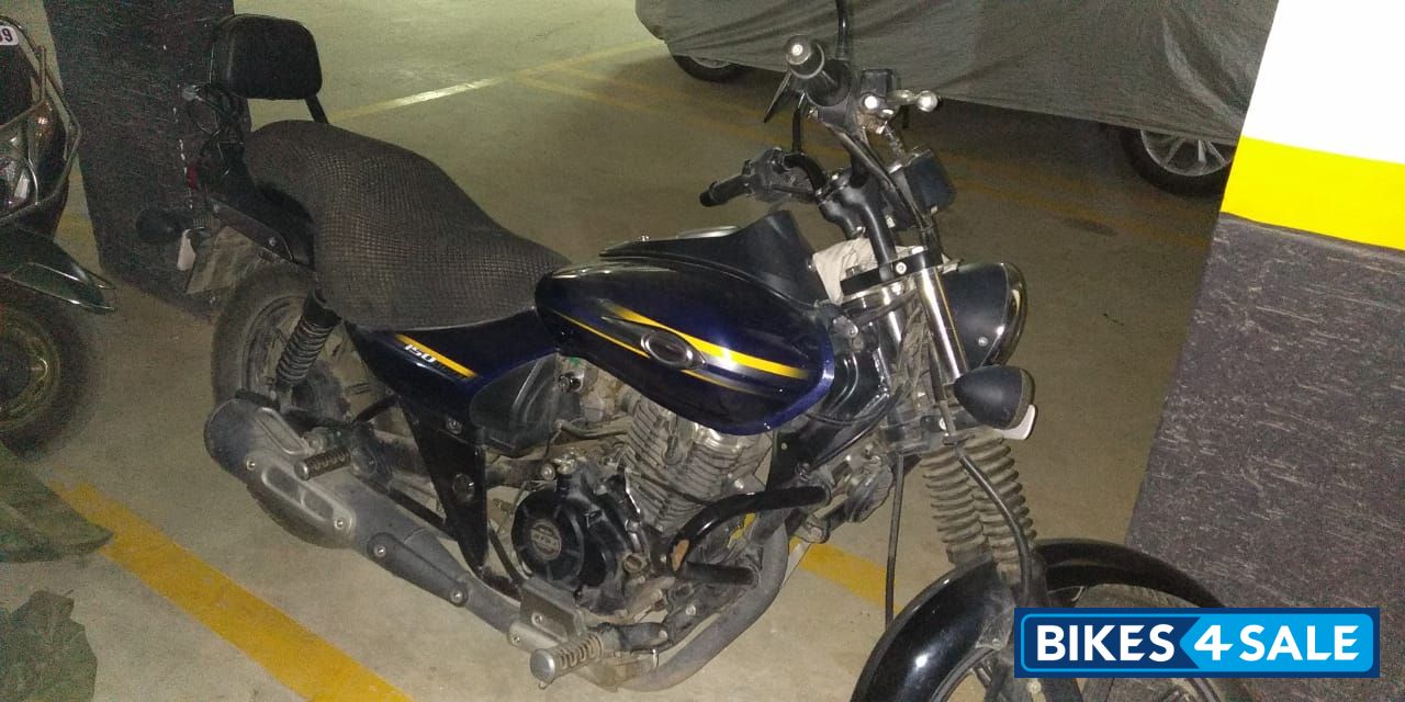 Blue Bajaj Avenger Street 150