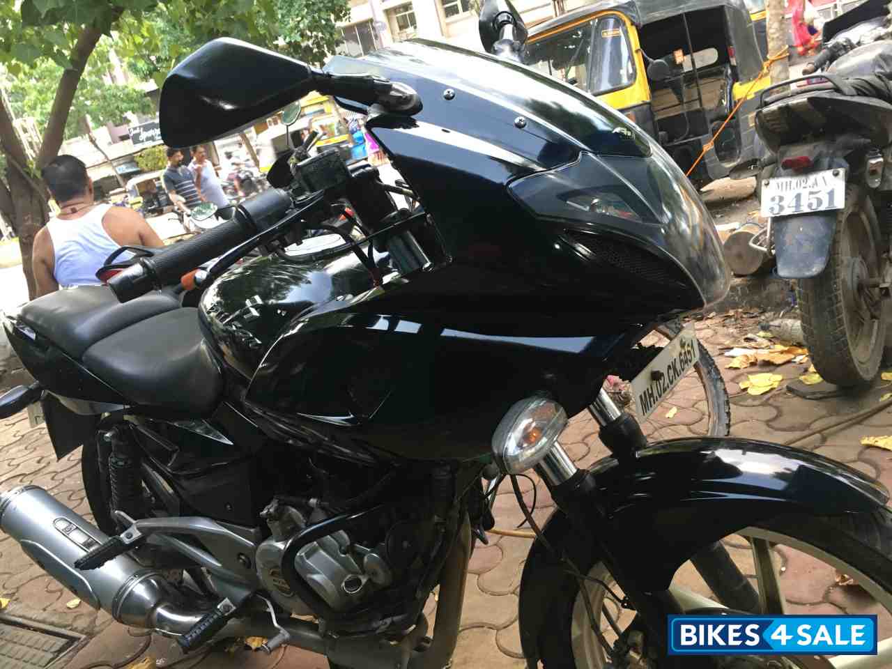 Bajaj Pulsar 220 DTSFi Bajaj Pulsar 220 DTSFi