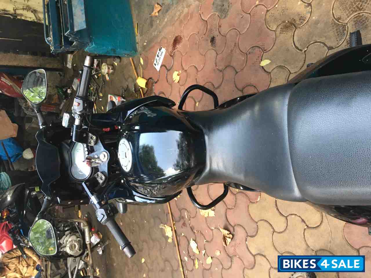 Bajaj Pulsar 220 DTSFi Bajaj Pulsar 220 DTSFi