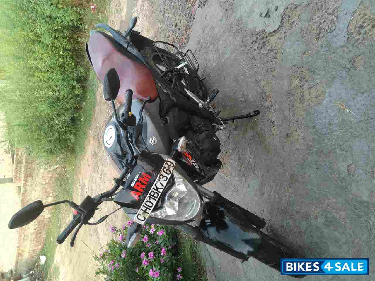 Grey Suzuki Gixxer SP